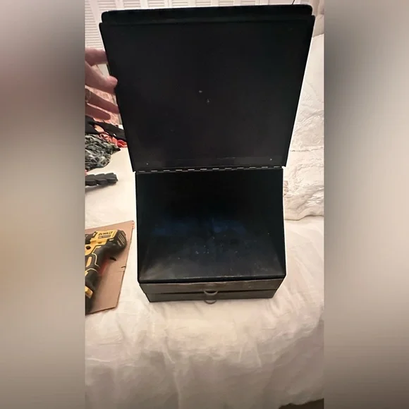 🖤 Vintage Bendix Drive Parts Metal Tool Box Industrial Décor - Picture 2 of 10